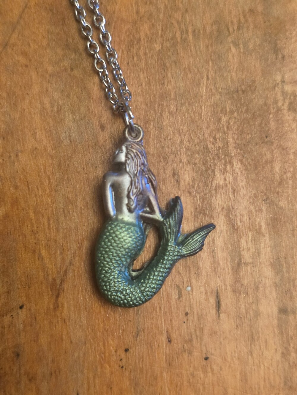 Small Resin Mermaid Pendant On Silver Tone 18" Chain Necklace.